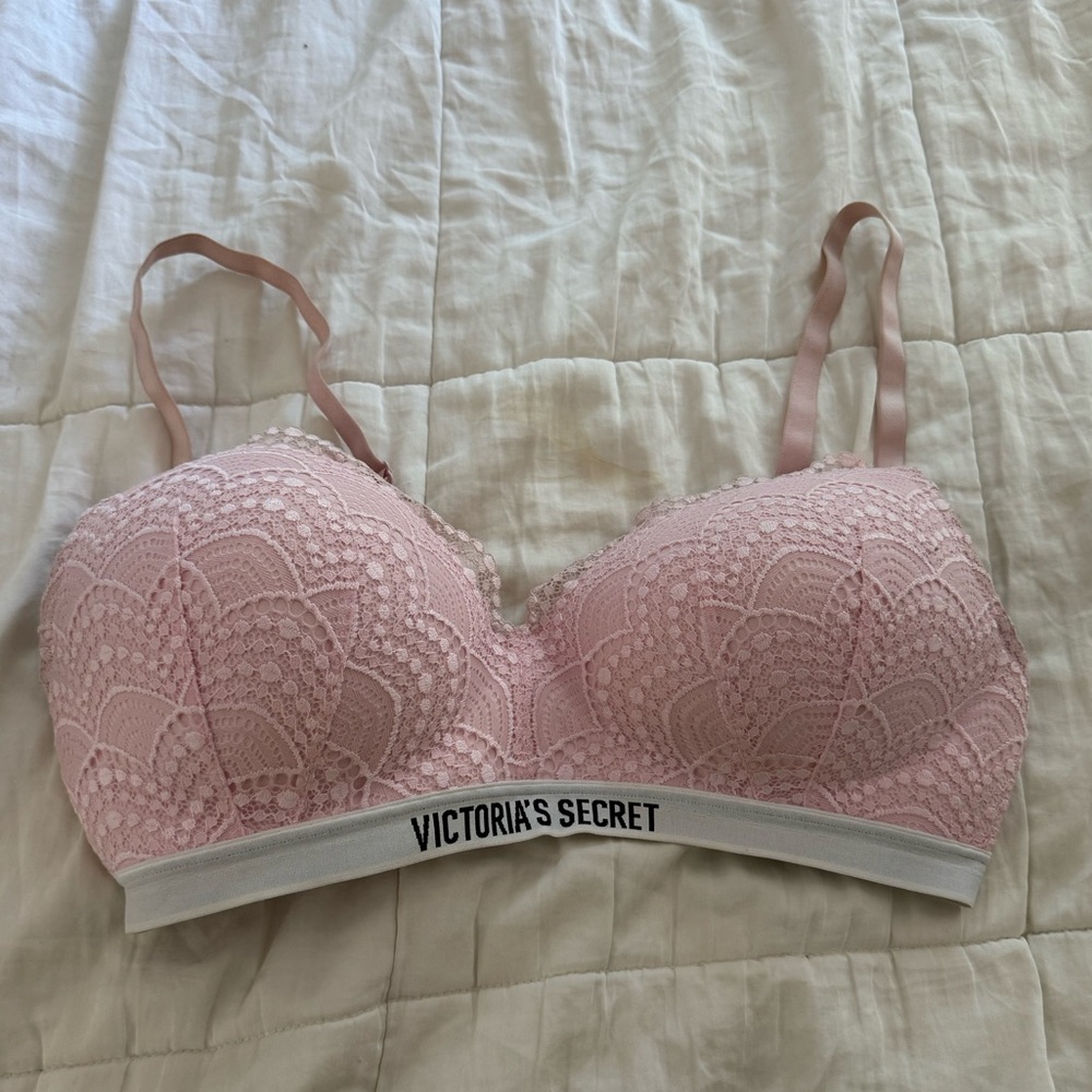 Comfortable Lace No Wire Victoria’s Secret Bra